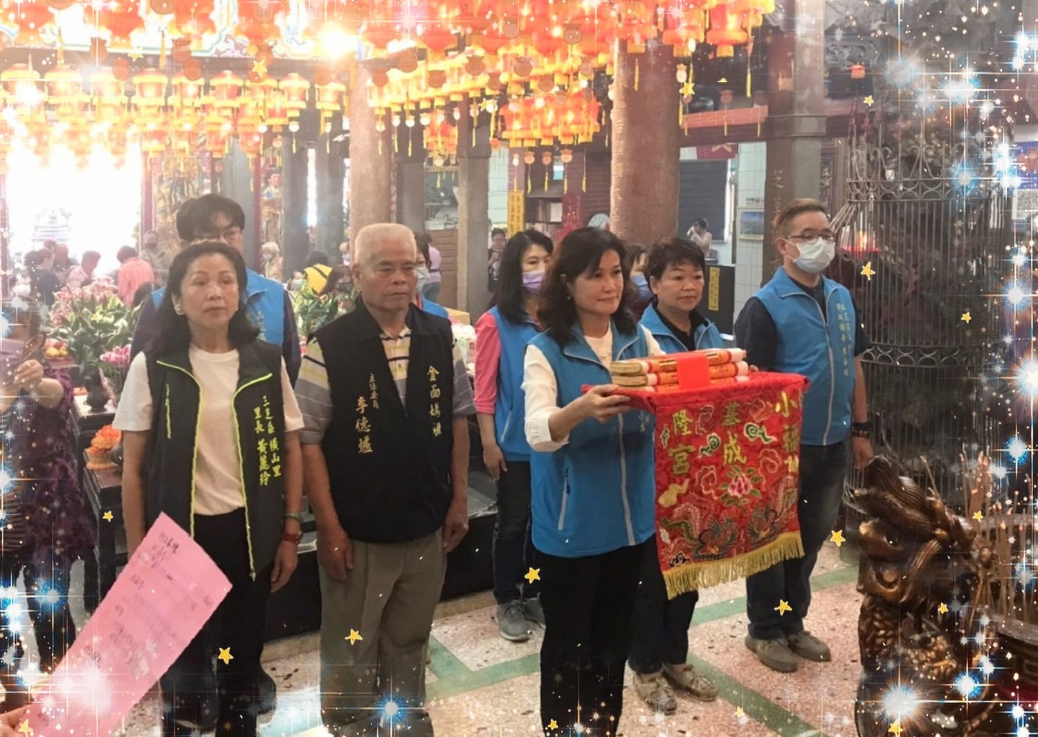 賴區長向媽祖進行祭拜儀式
