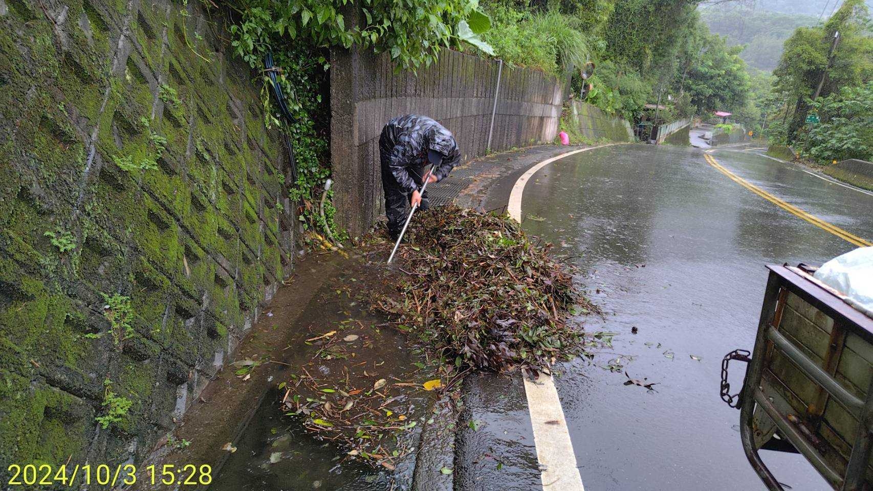 山陀兒颱風側溝巡檢清淤情形