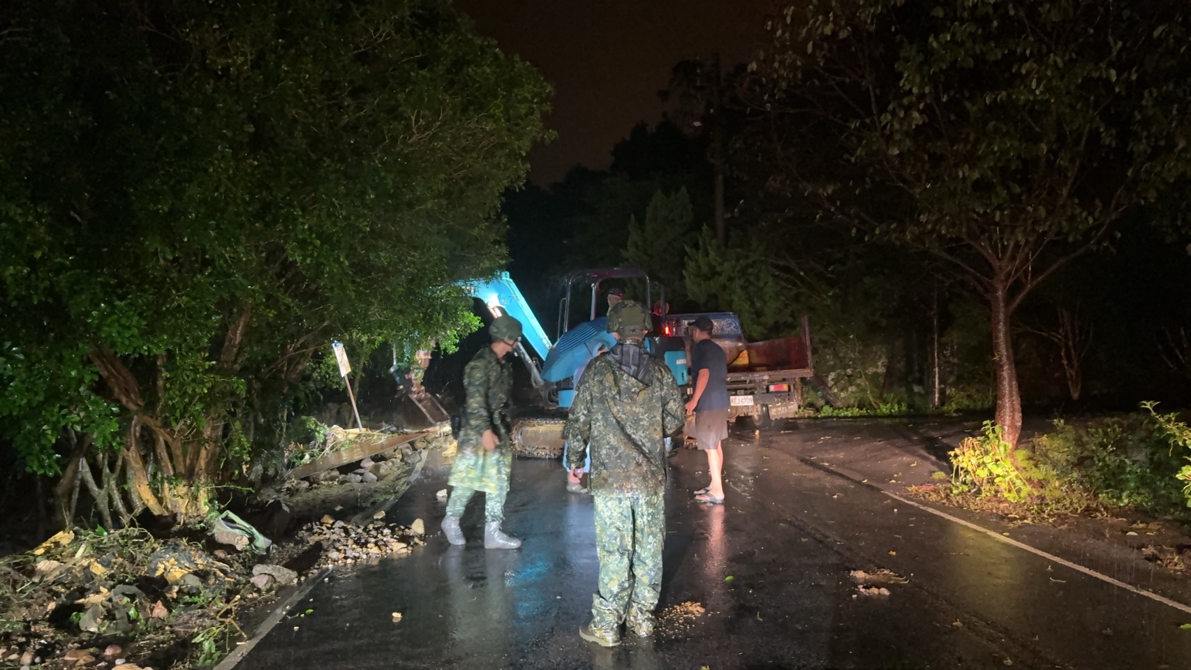 國軍協助搶災