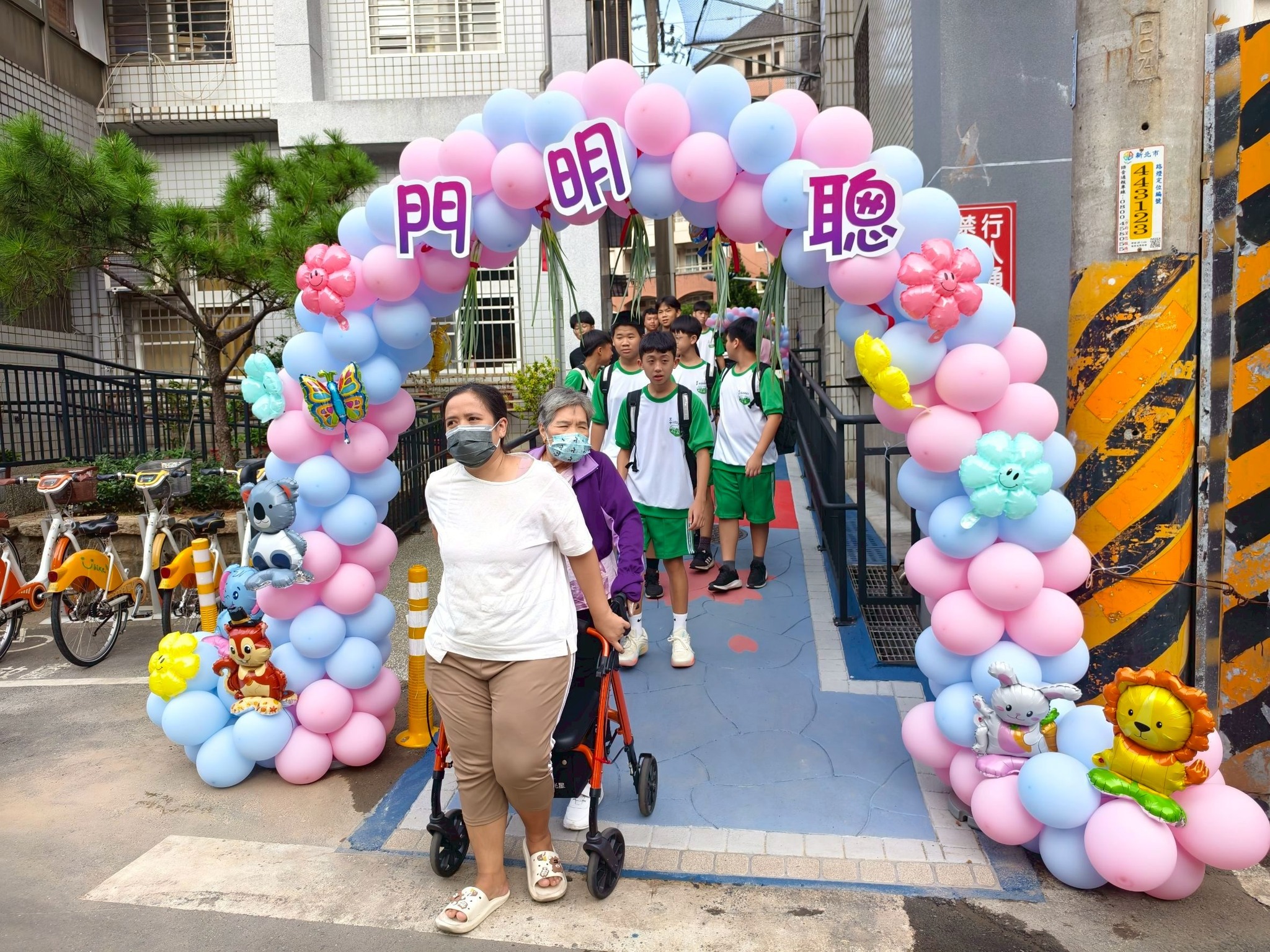 通學廊道無障礙設施也方便長者通行