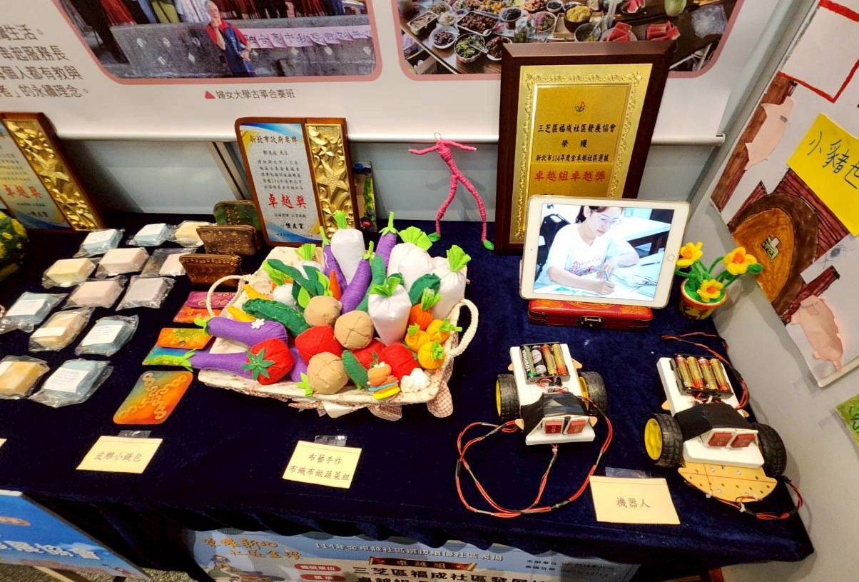 長者藝術創作分享人生歷練