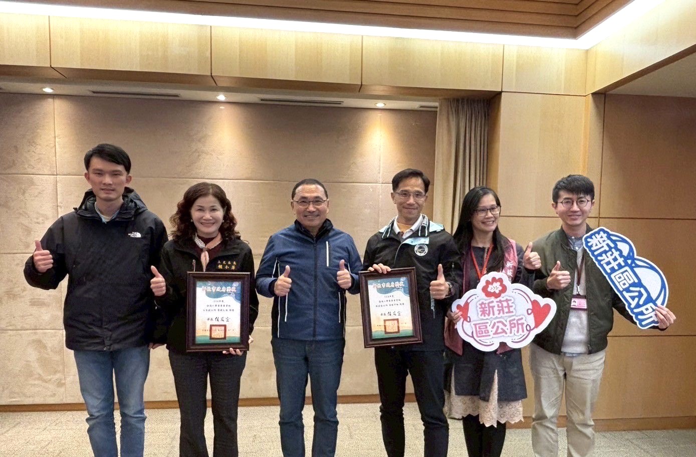 全體得獎機關合影