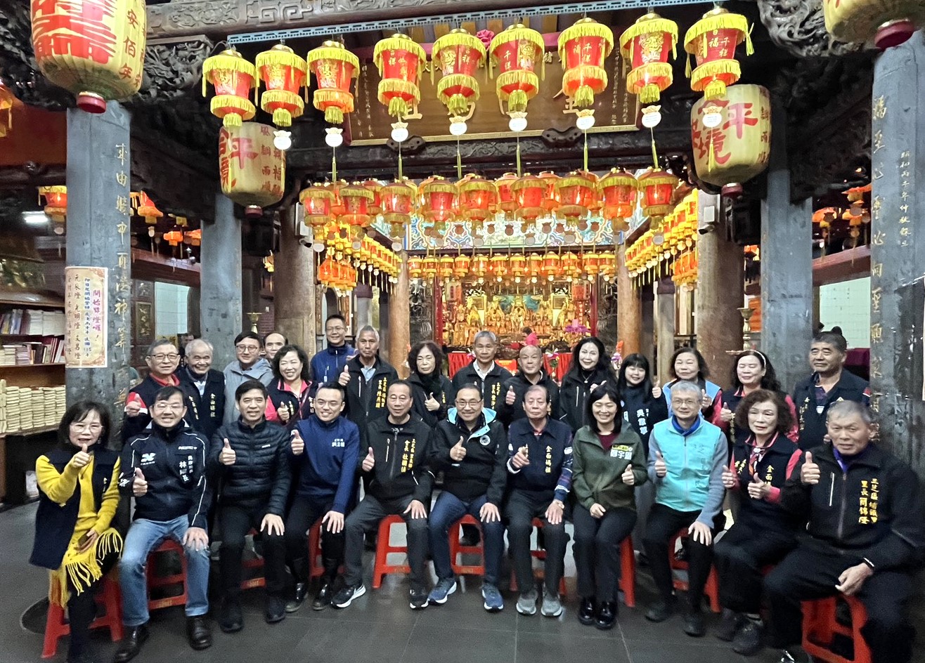 侯市長友宜至小基隆福成宮參拜祈求市政推動順利市民平安健康