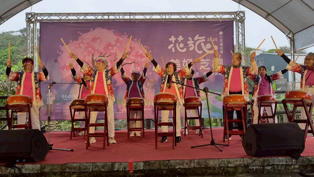 樂天社區長者太鼓隊表演
