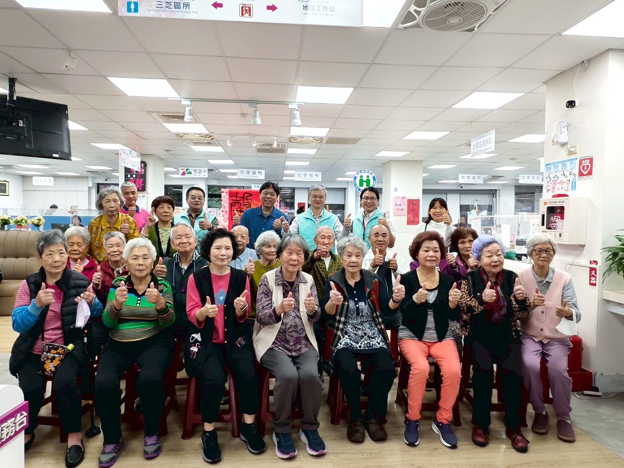 「藝起來畫展」集結了25位在地長者充分展現「活到老、學到老」的精神