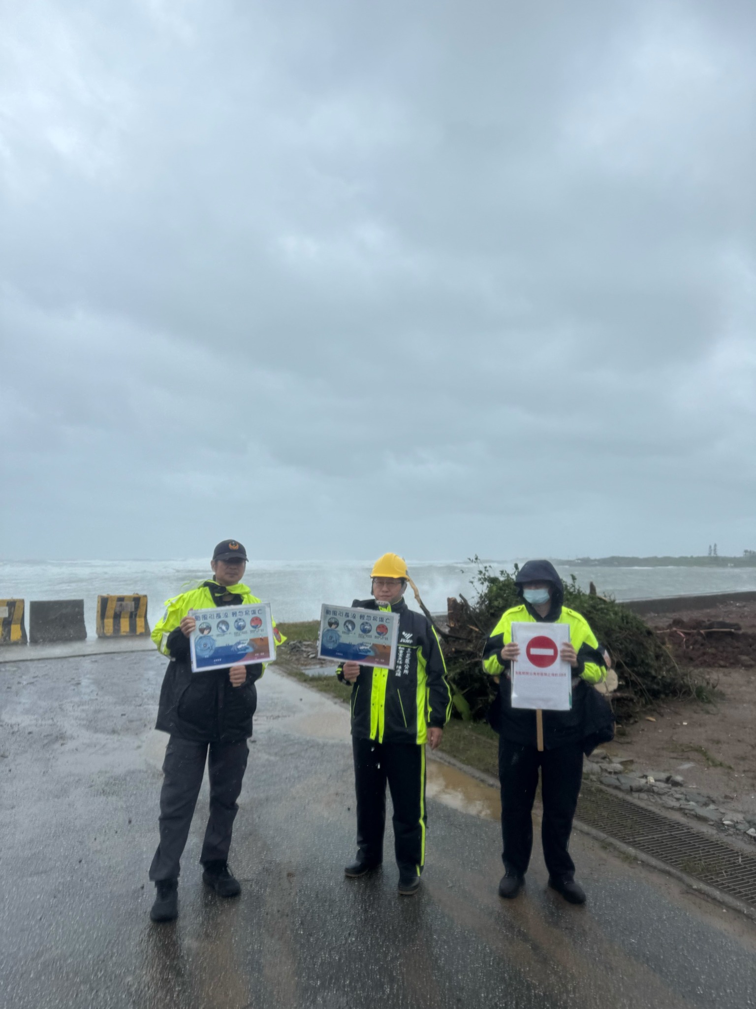 沿岸巡查勸離作業