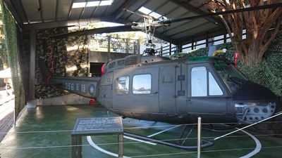 陸軍UH-1H直昇機