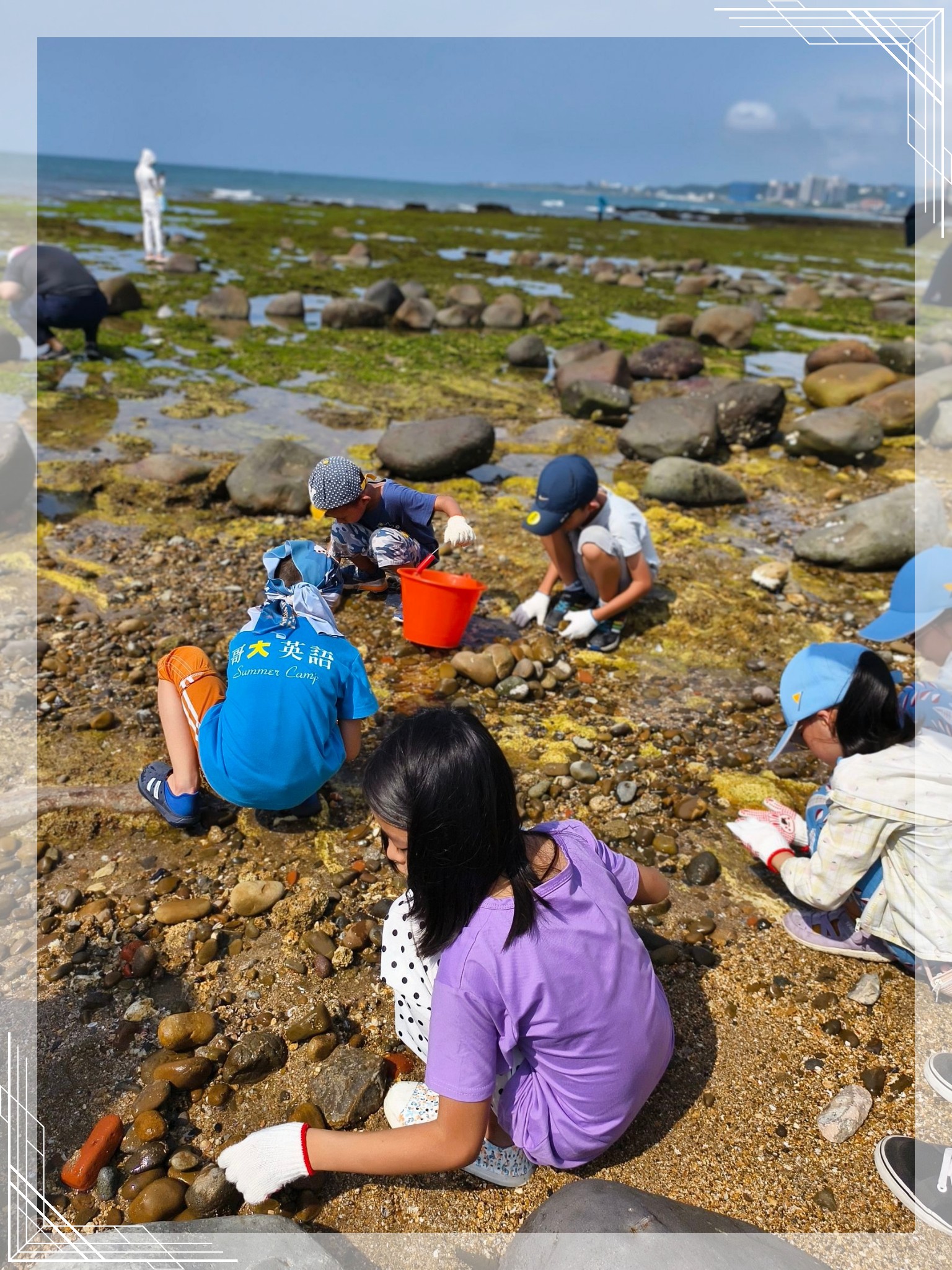 小朋友們參與石滬修復交流活動