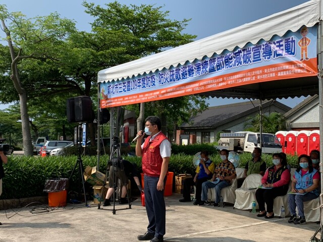 1090515複合式防疫防災避難演練(共8張)